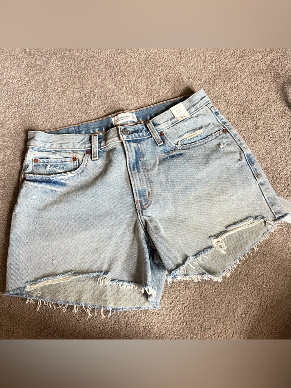 Abercrombie & Fitch Mid Rise Boyfriend Shorts